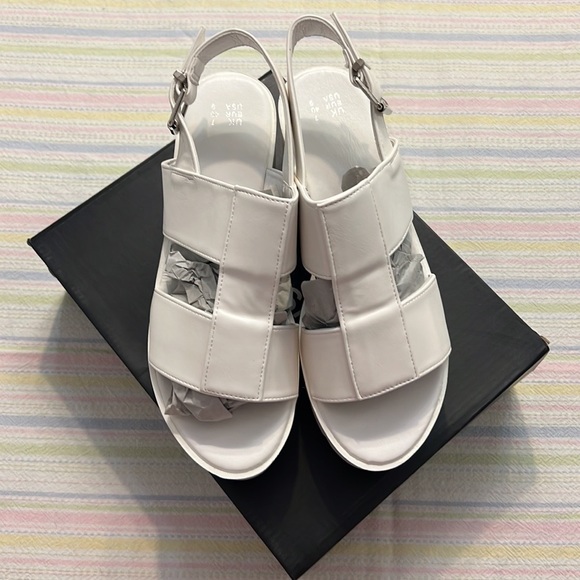 New READYSALTED White Chunky Cleated Ankle Strap Platform Sandals Size 9 - Picture 1 of 7